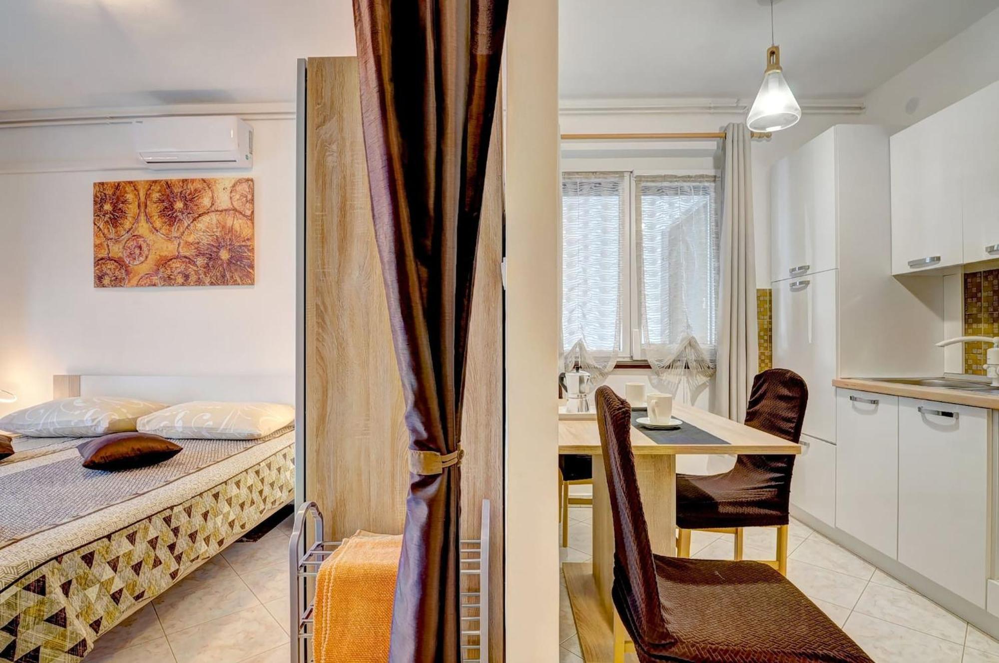 Lovely Apartments In Valbandon Fazana Exterior photo
