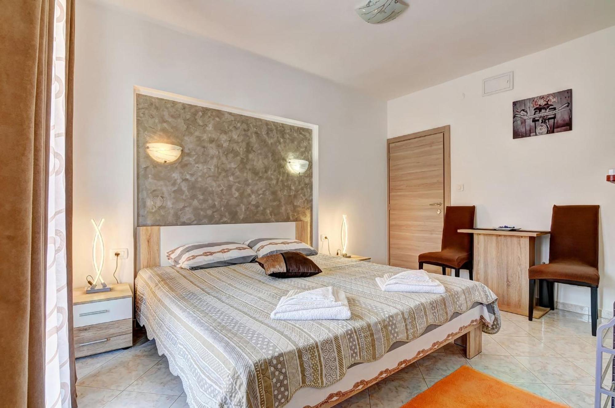 Lovely Apartments In Valbandon Fazana Exterior photo