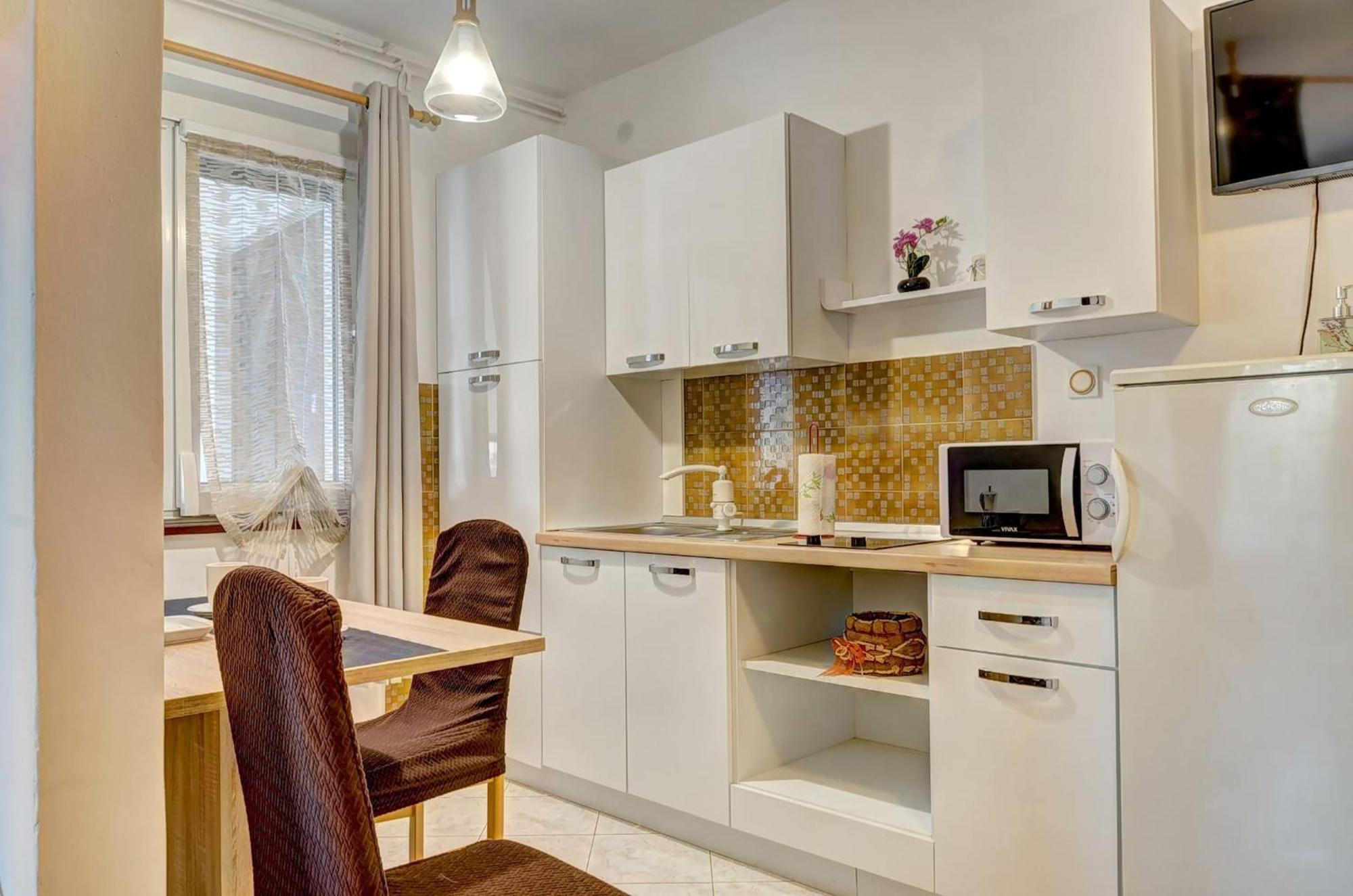Lovely Apartments In Valbandon Fazana Exterior photo