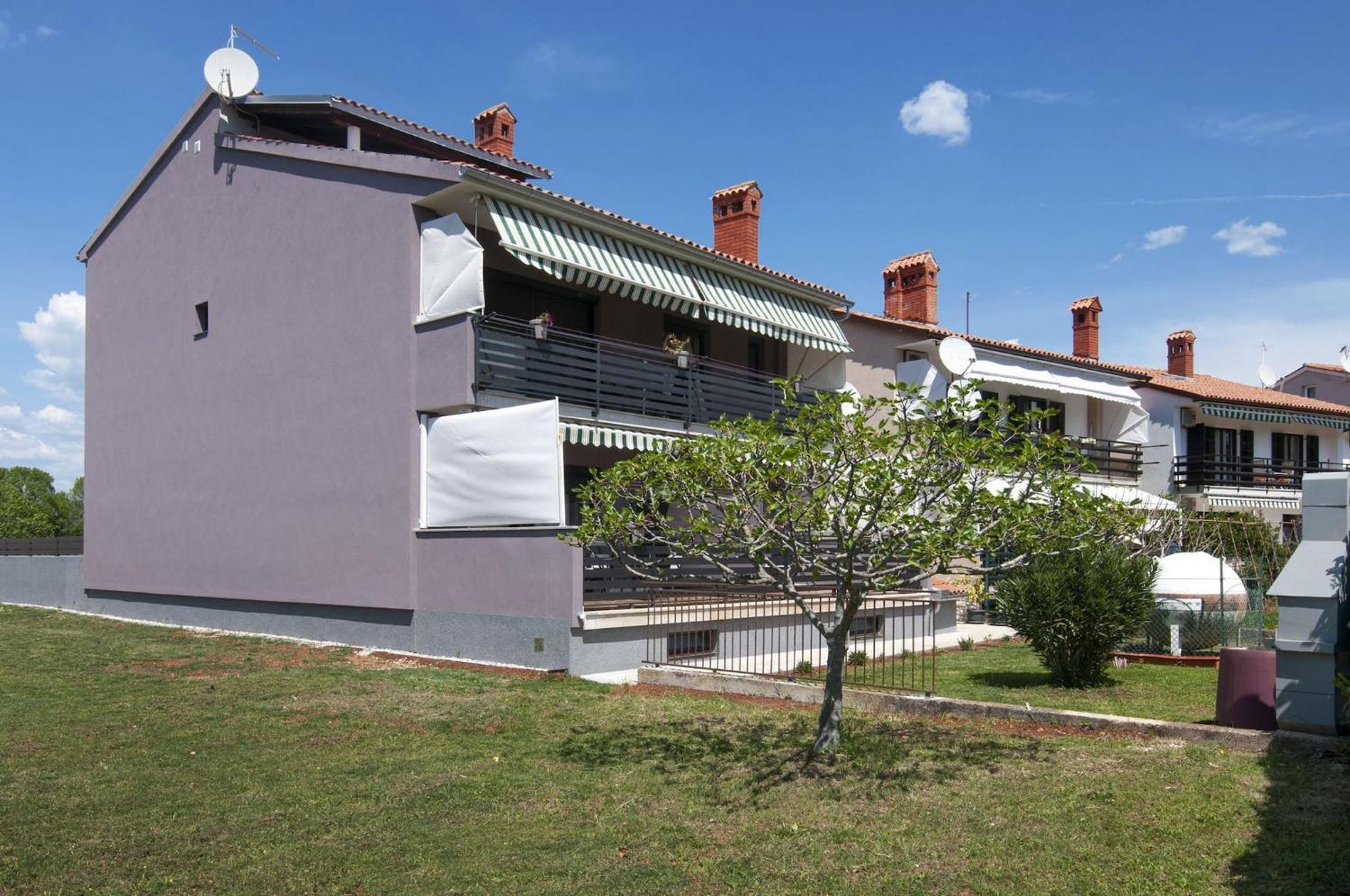 Lovely Apartments In Valbandon Fazana Exterior photo