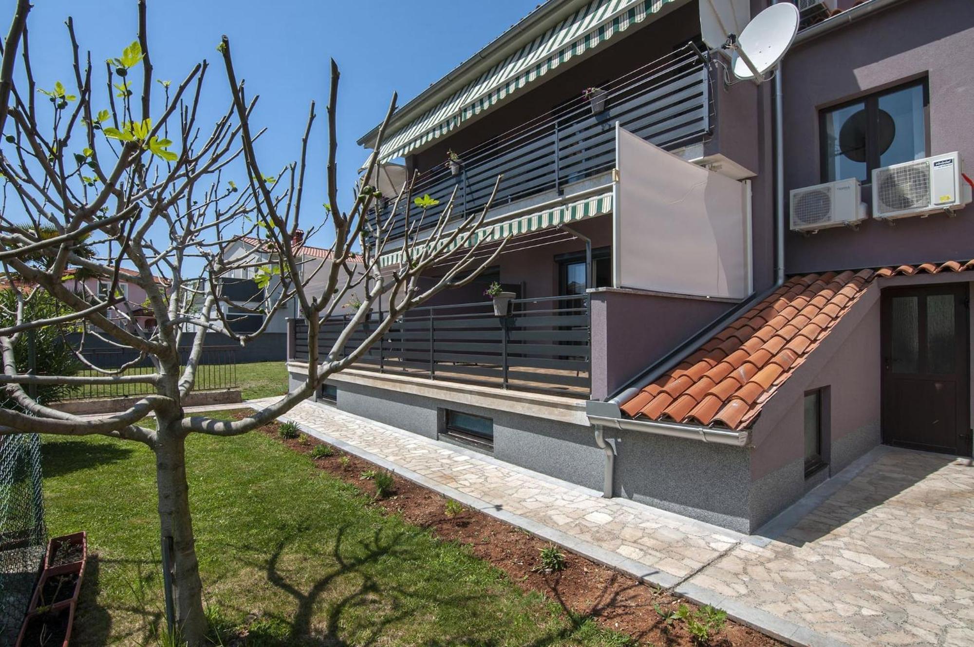 Lovely Apartments In Valbandon Fazana Exterior photo