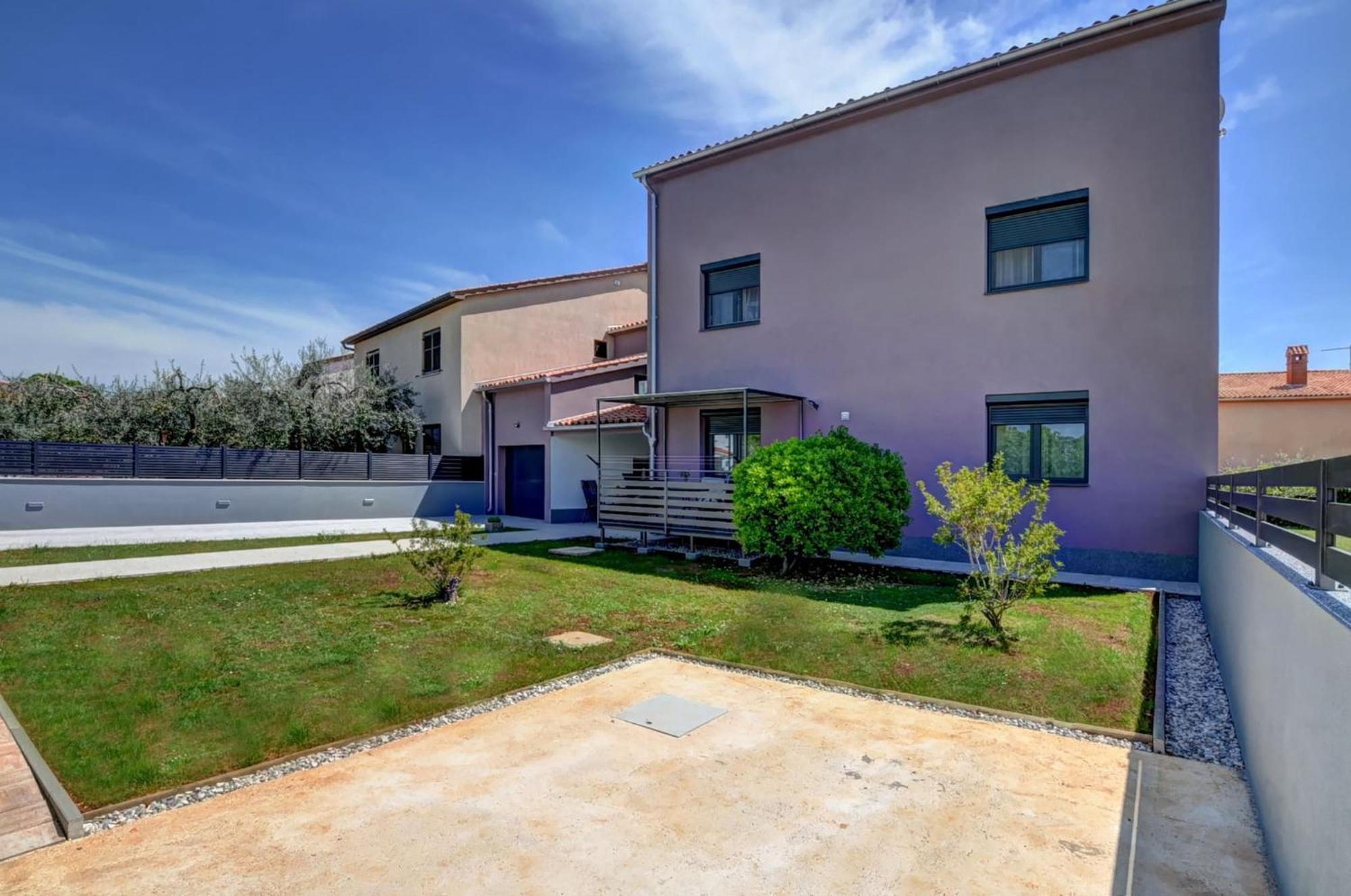 Lovely Apartments In Valbandon Fazana Exterior photo