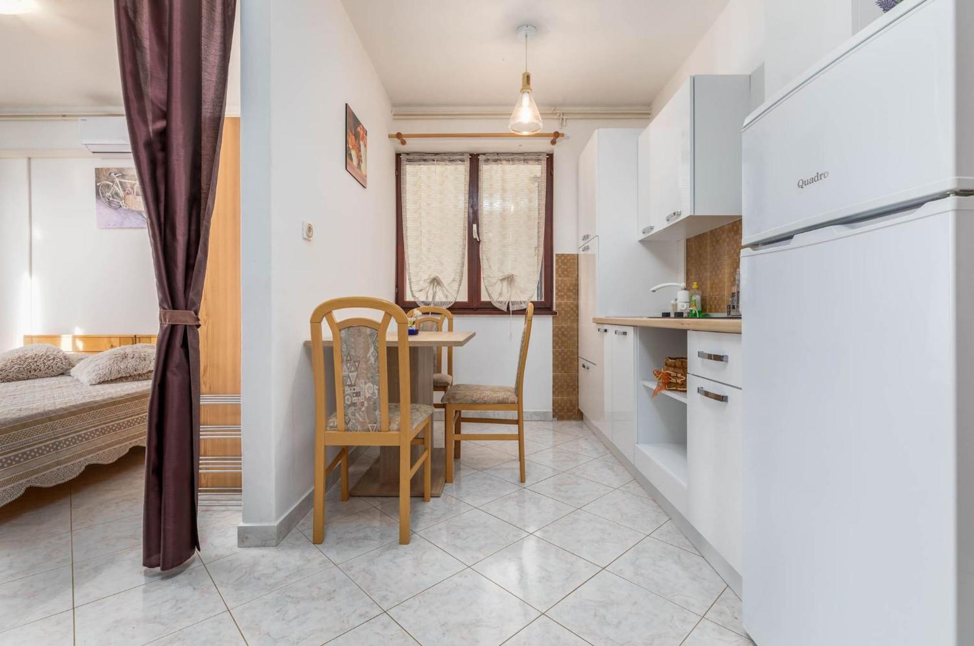 Lovely Apartments In Valbandon Fazana Exterior photo