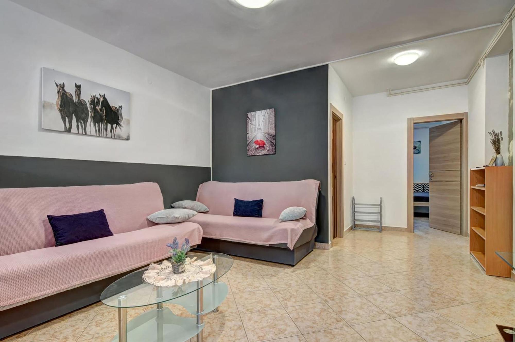 Lovely Apartments In Valbandon Fazana Exterior photo
