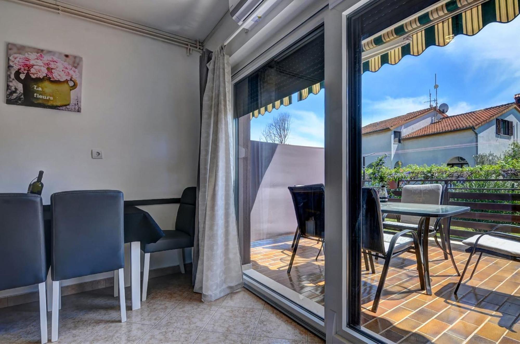 Lovely Apartments In Valbandon Fazana Exterior photo