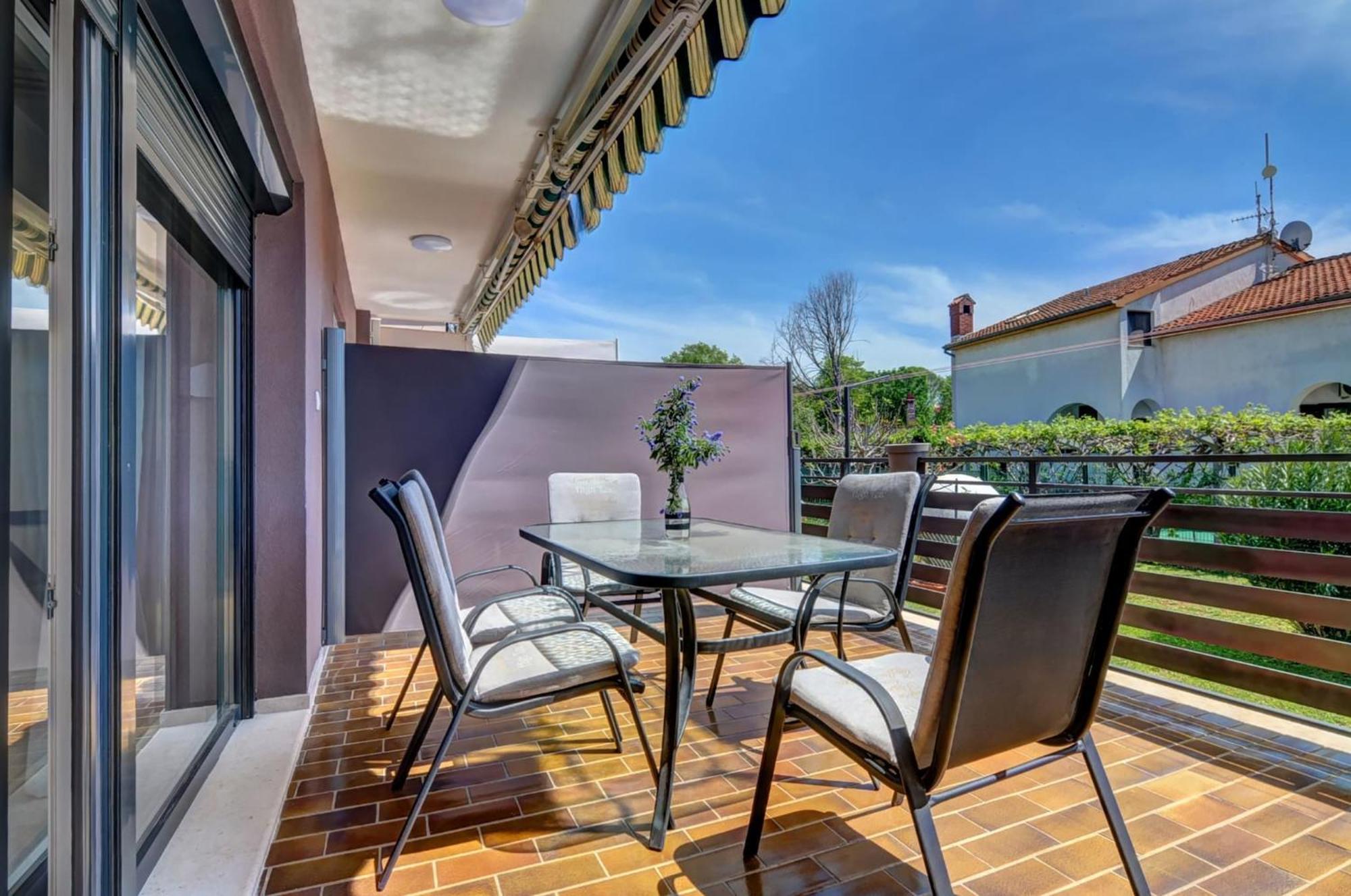 Lovely Apartments In Valbandon Fazana Exterior photo