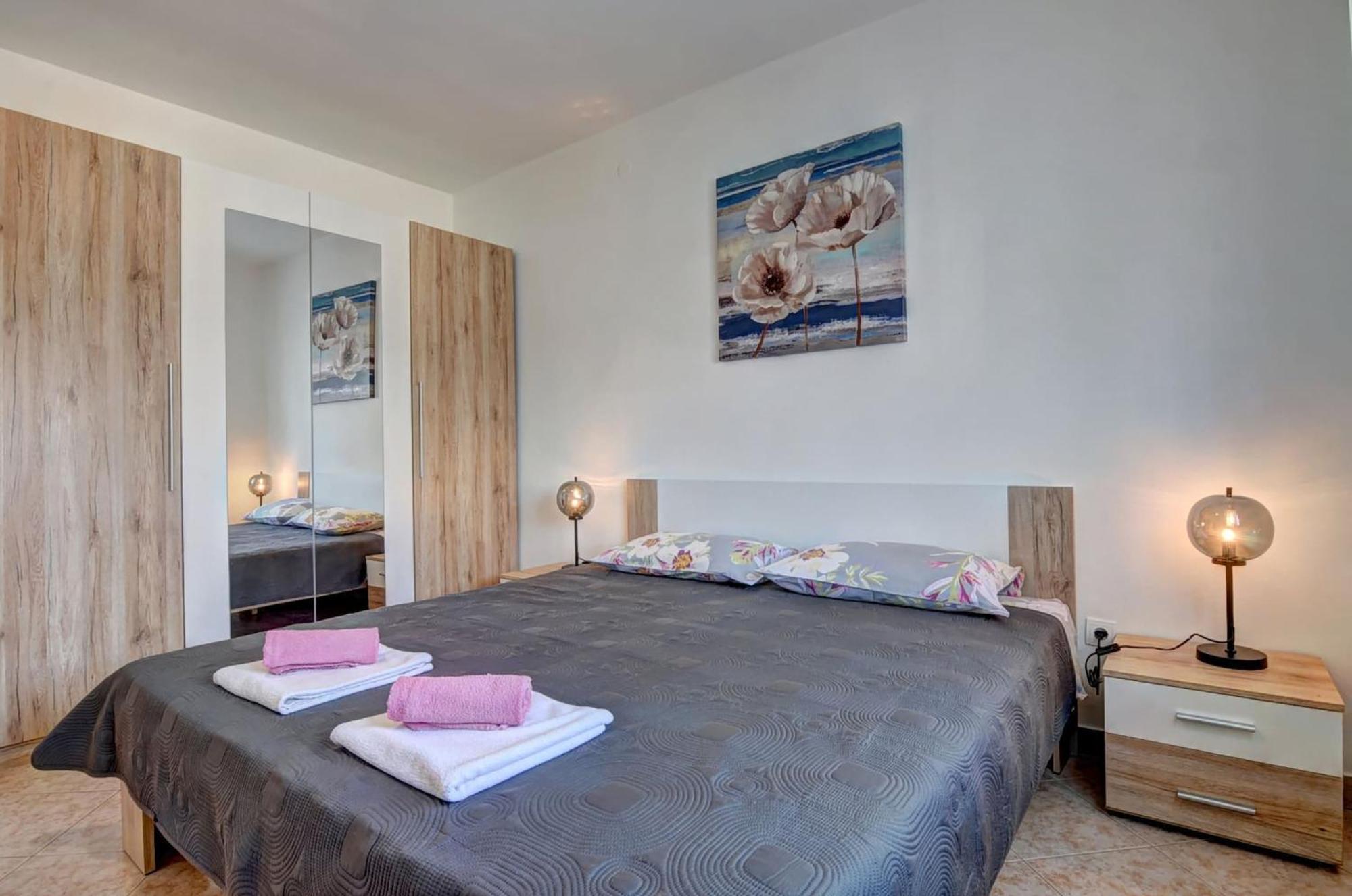 Lovely Apartments In Valbandon Fazana Exterior photo